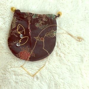 NWOT Earrings and necklace set